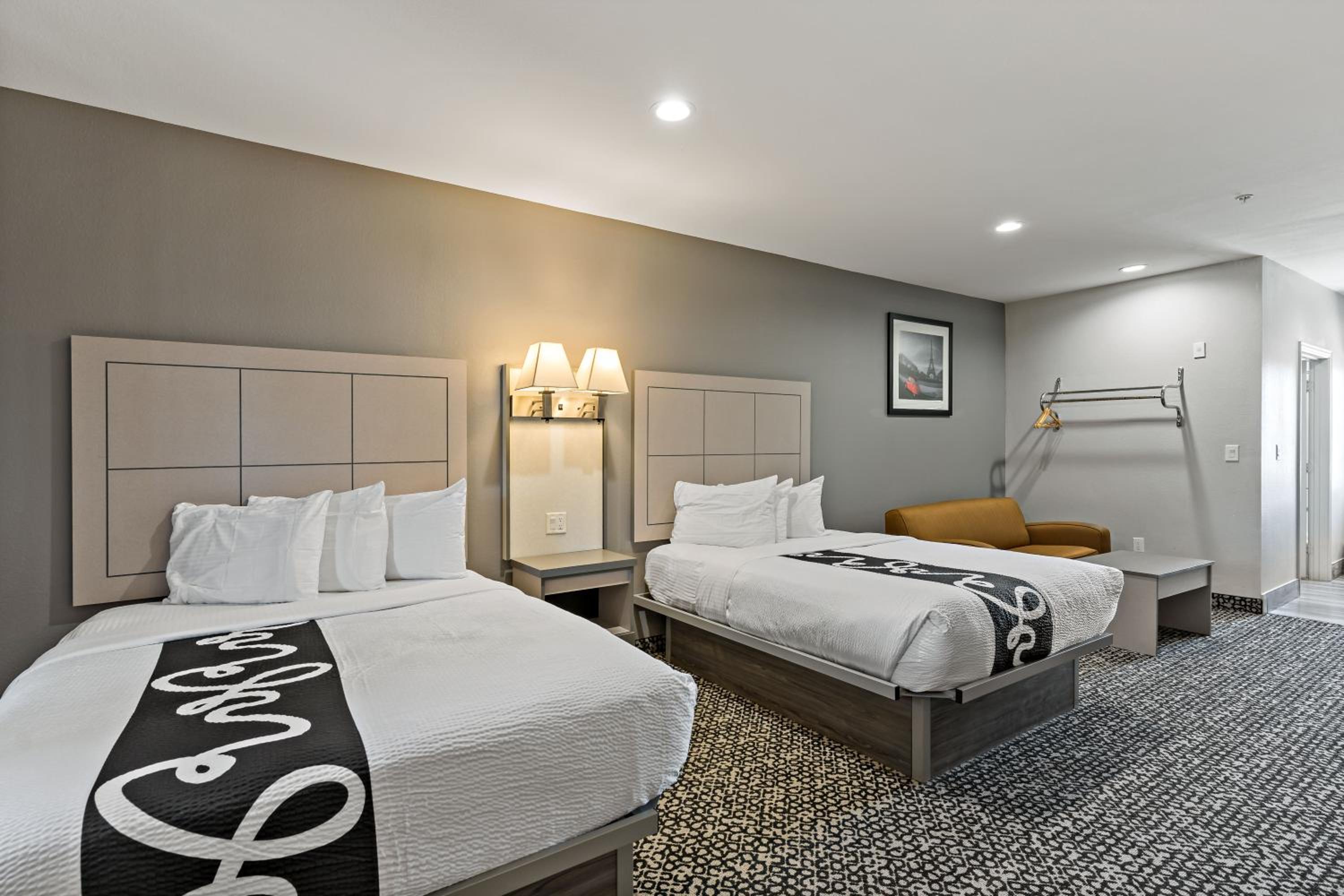 Family Suite, Deluxe, 2 Queen Beds