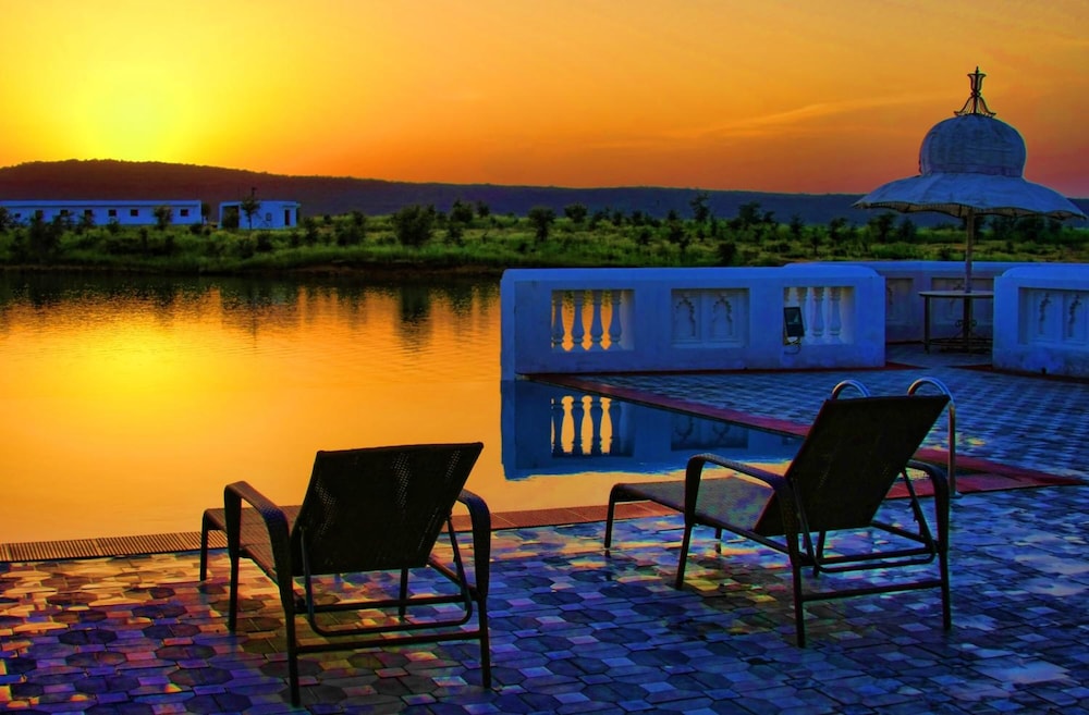 juSTa Lake Nahargarh Palace 21/28