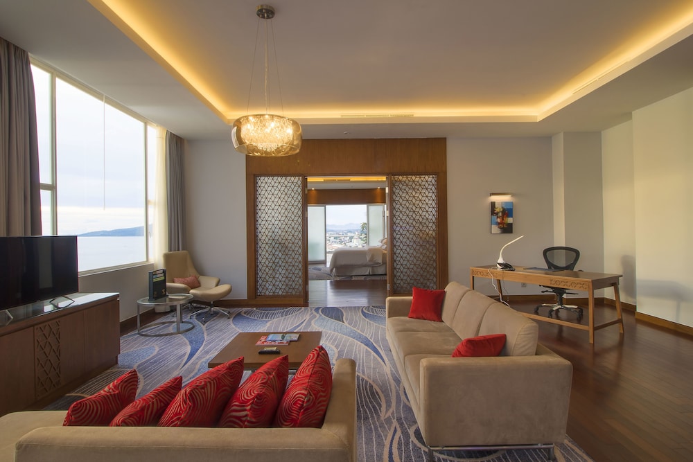 FOUR POINTS BY SHERATON MANADO 35/51