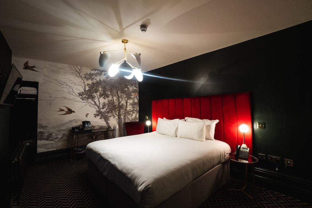 Lock & Key Hotel 10/69
