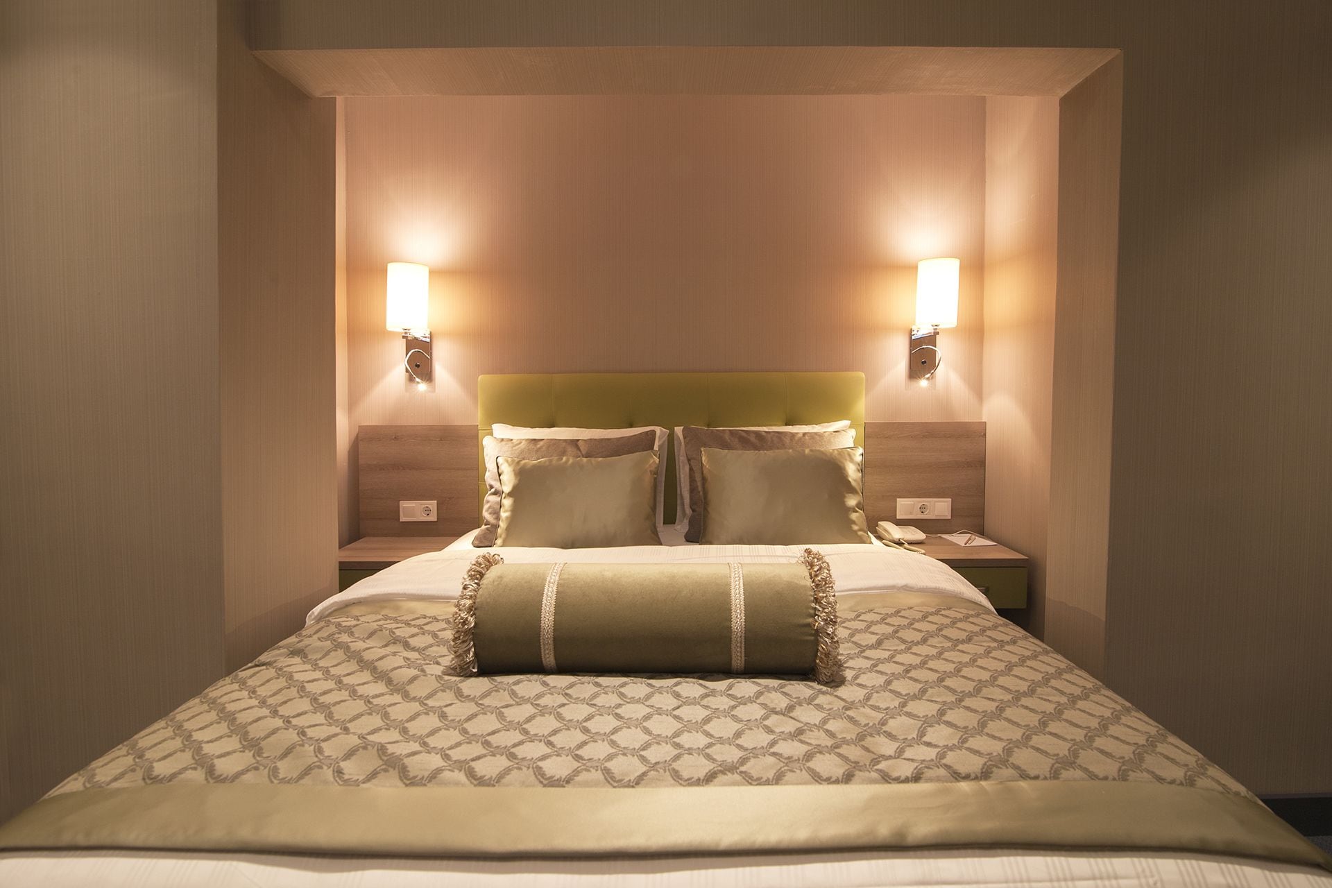 STANDARD, DOUBLE BED