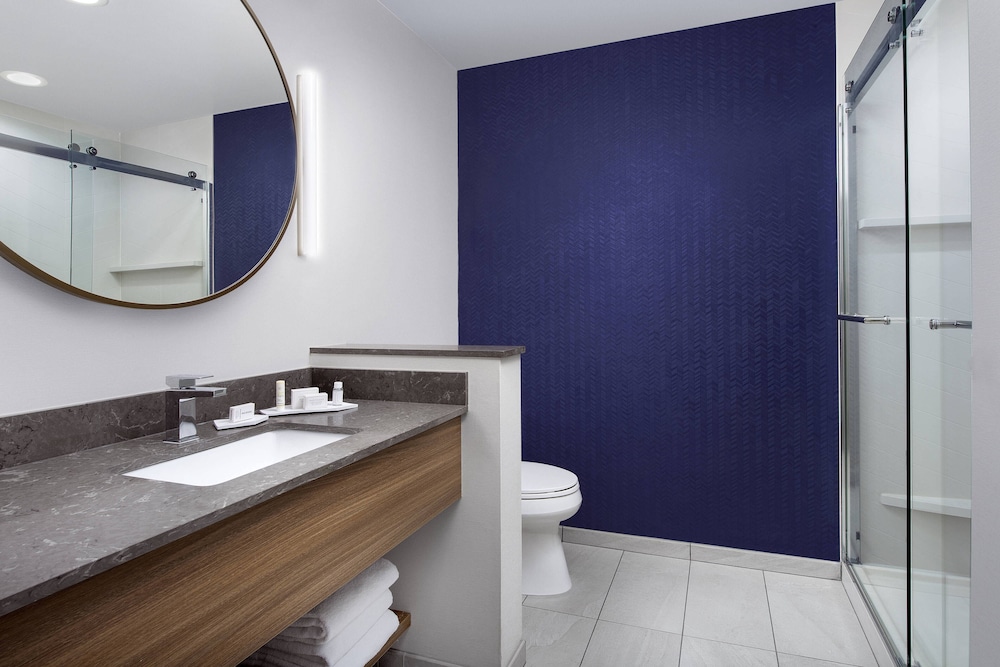 Fairfield Inn & Suites By Marriott Denver Tech Center North. 14/41