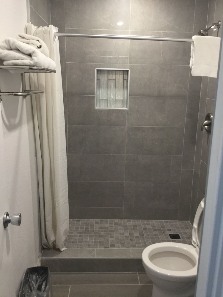 Best Motel 18/34