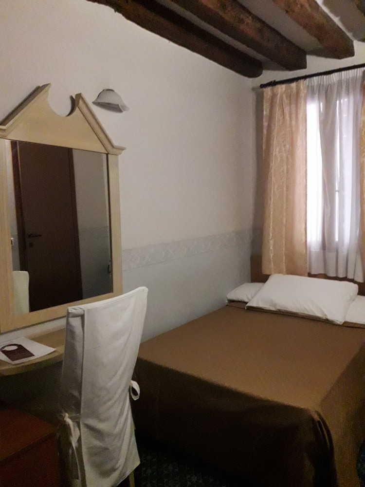 Tintoretto Hotel 41/79