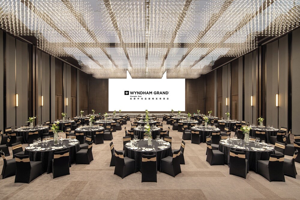 Wyndham Grand Chengdu East 56/67