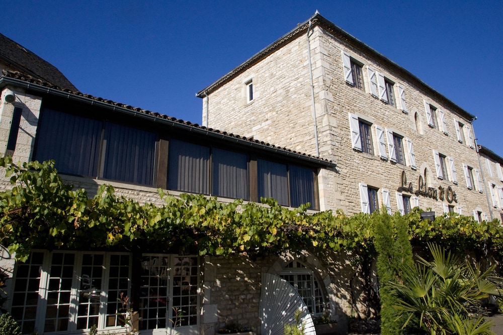 HOTEL LE LION D'OR 3/50