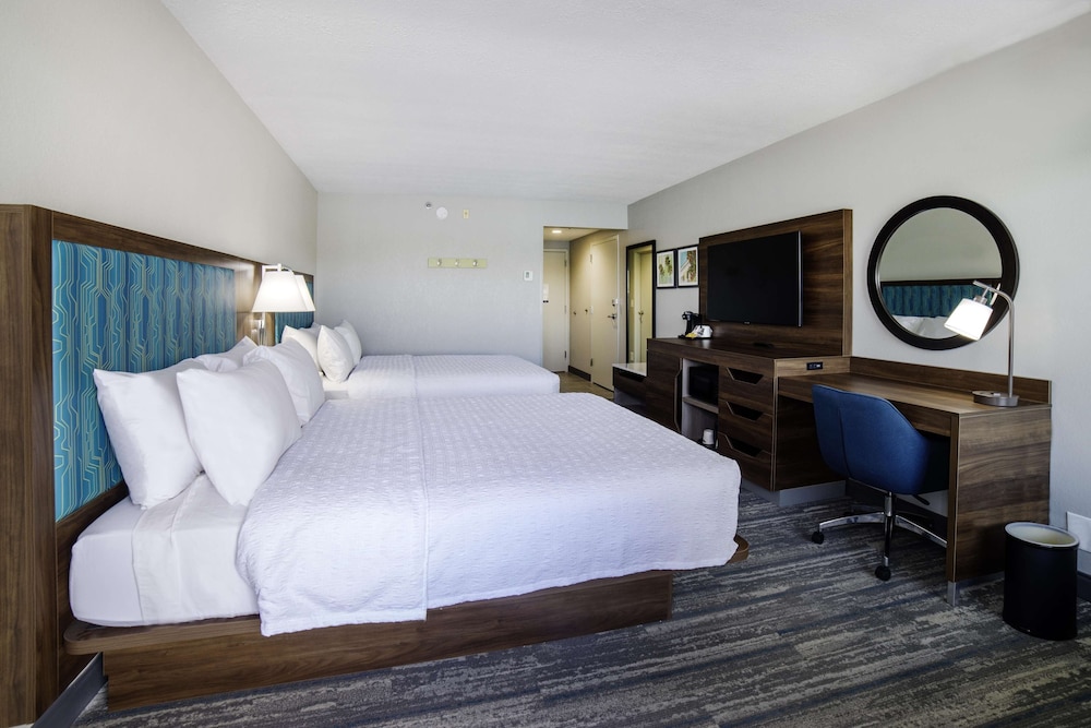 Holiday Inn Express Hotel and Suites Port Charlotte 13/34