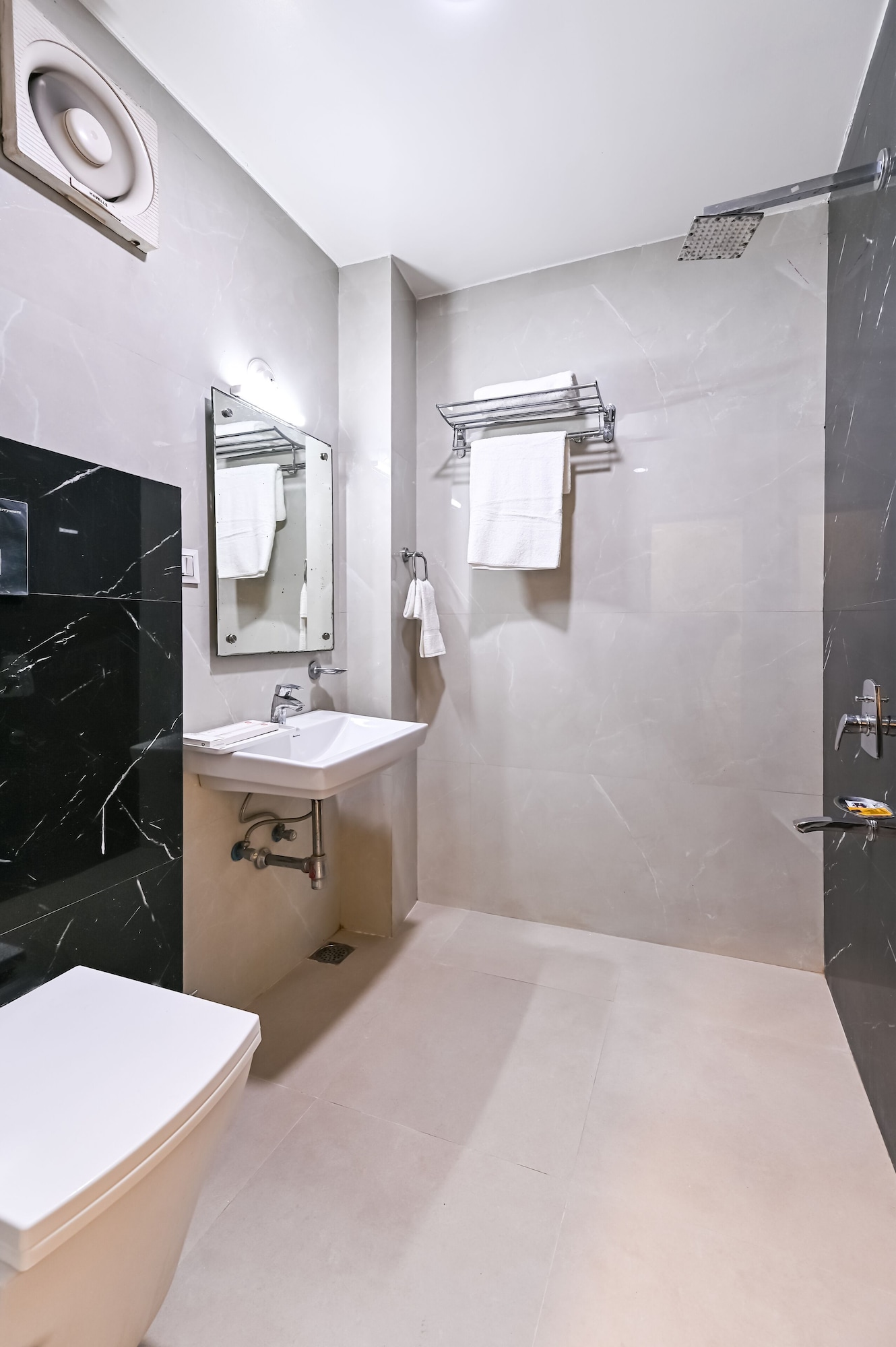غرفة ديلوكس بسرير مزدوج، Ashoka Residency Hotel 7/7