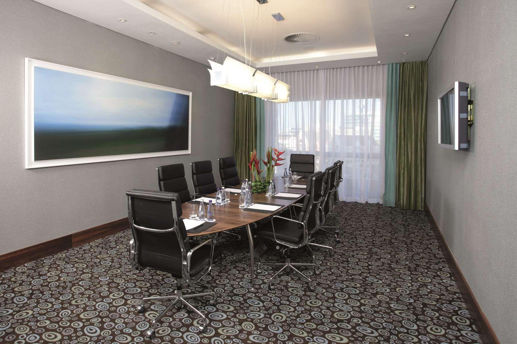 RADISSON BLU HOTEL SANDTON 40/50