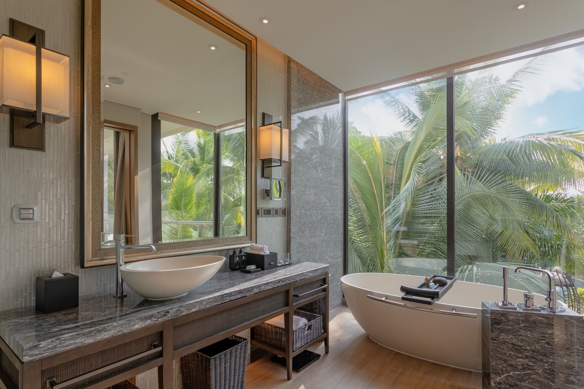 غرفة بسرير كينج بإطلالة على البحر بغرفة نوم واحدة مع دخول صالة النادي، Intercontinental Phu Quoc Long Beach Resort 4/5