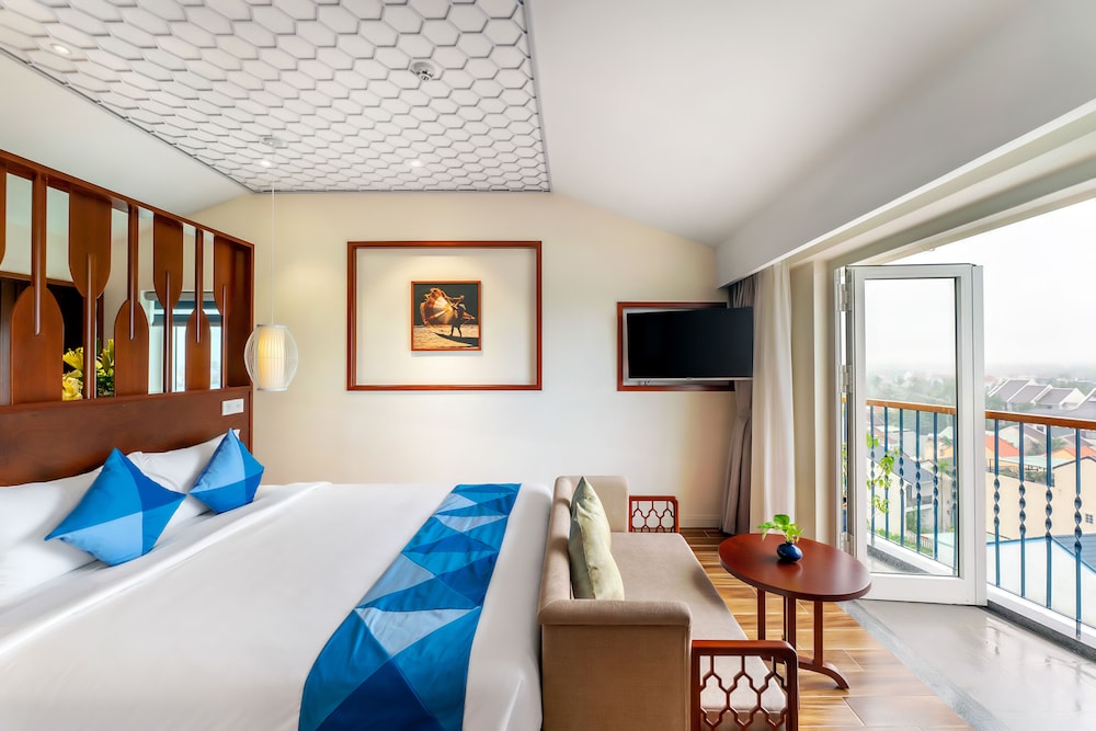 Grand, Amina, Village, King Bed
