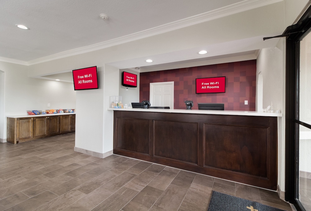 Red Roof PLUS Galveston Beachfront 15/42