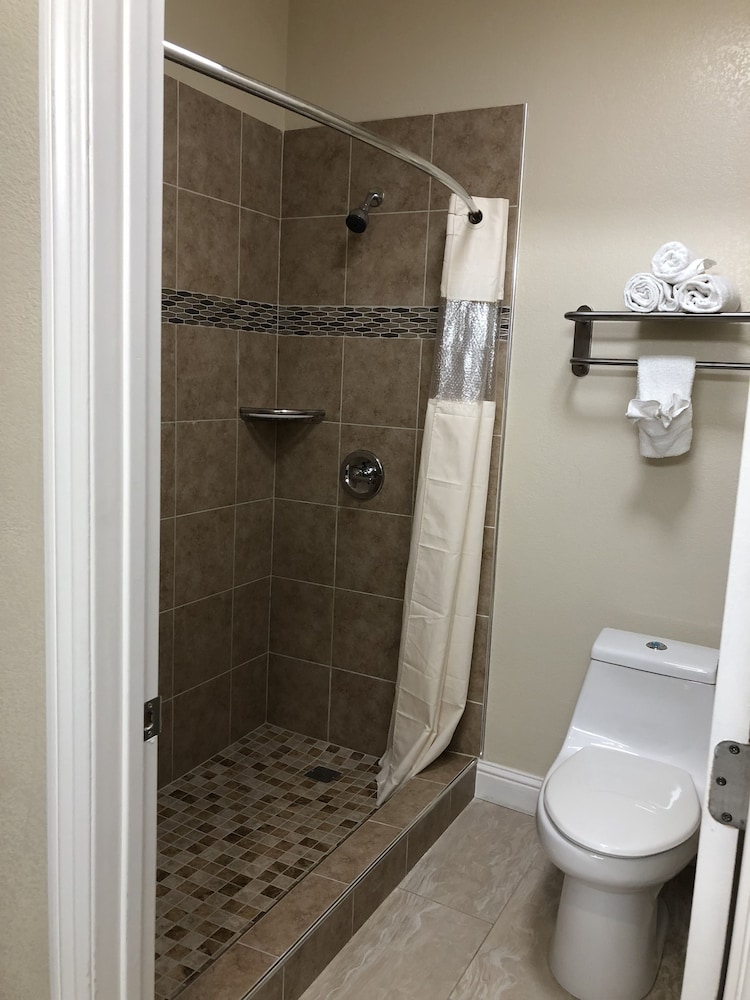 Casa Royal Inn 29/30
