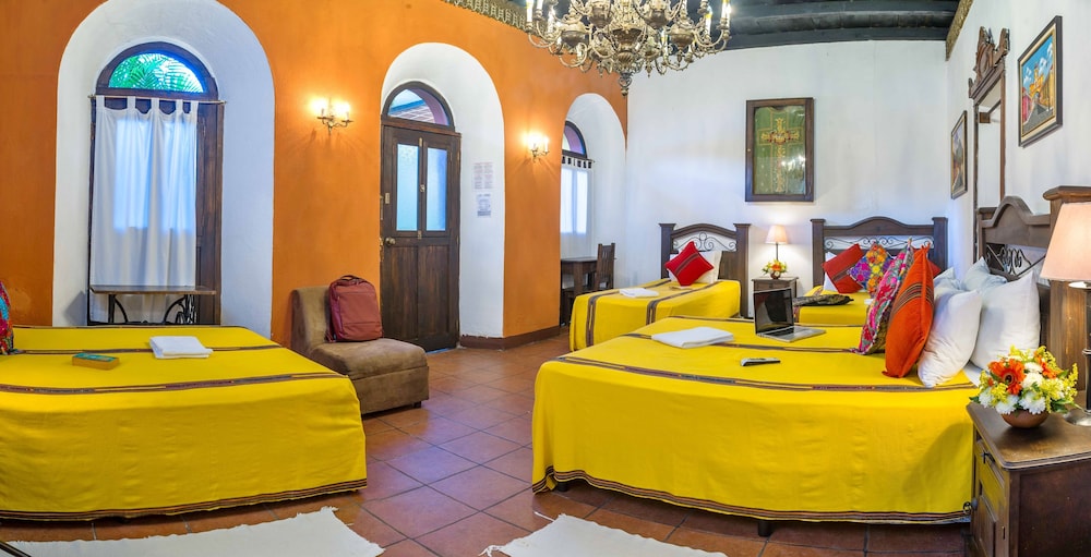 Hotel Casa Antigua 28/50