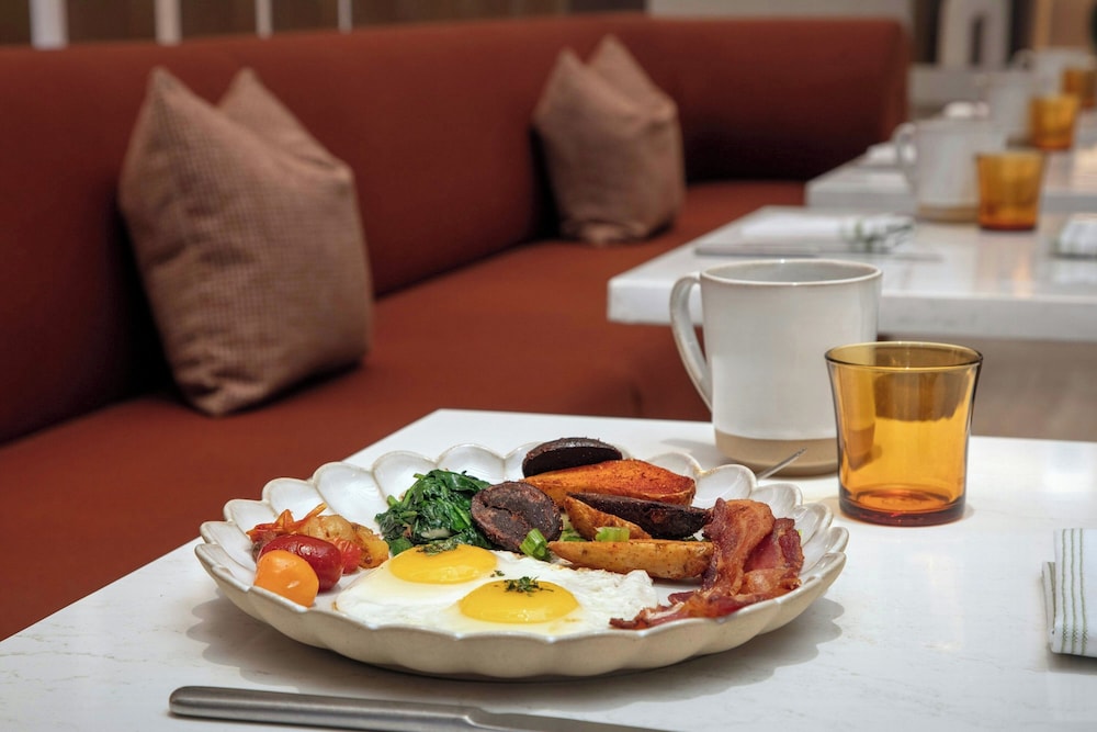 Courtyard by Marriott San Diego Downtown Little Italy 49/64