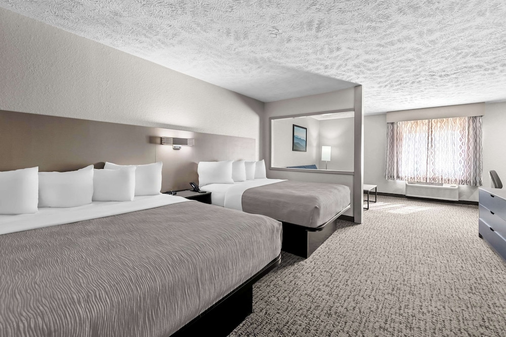 SUITE, 2 QUEEN BEDS