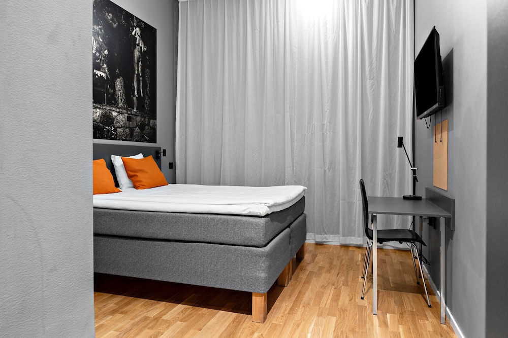 Economy, Double Bed, No Window, Aiden by Best Western Stockholm City 2/3