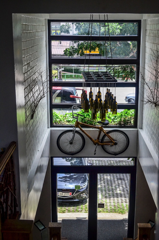 Cabins By Eco Hotel Tagaytay 16/67