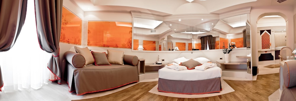 Isa Hotel 53/58