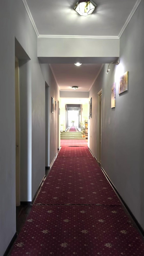 Europa Hotel 6/43