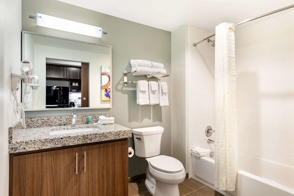 Mainstay Suites Lancaster Dallas South 16/37