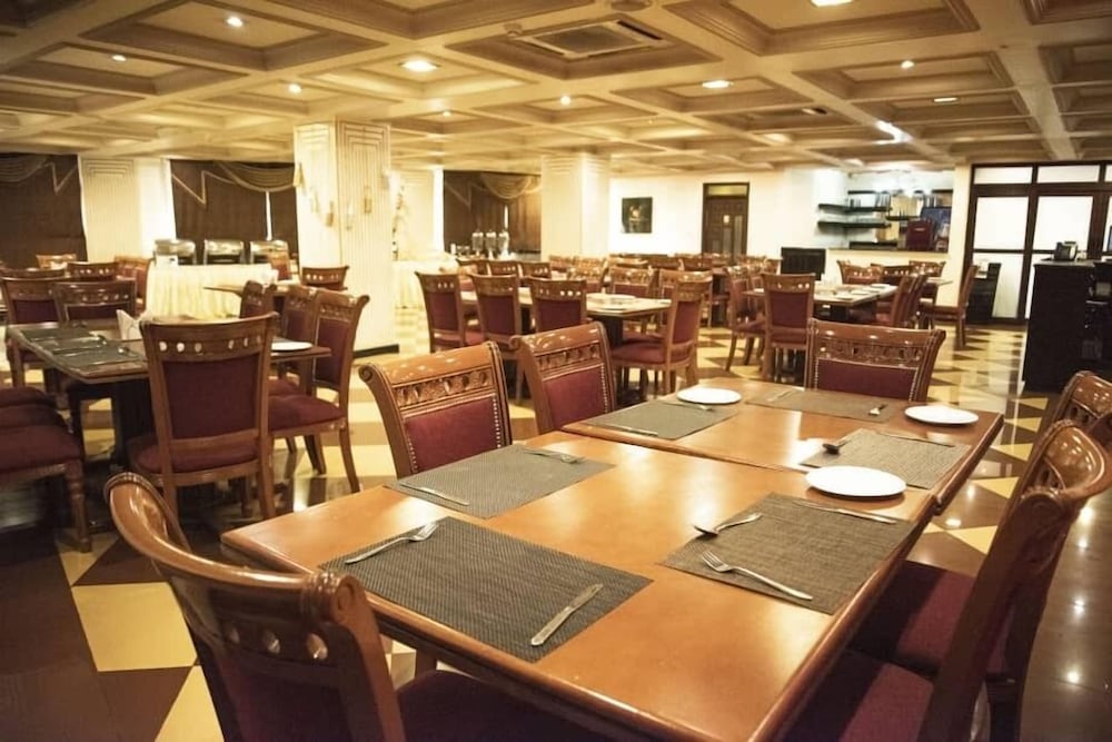 Hotel Sapphire 53/68