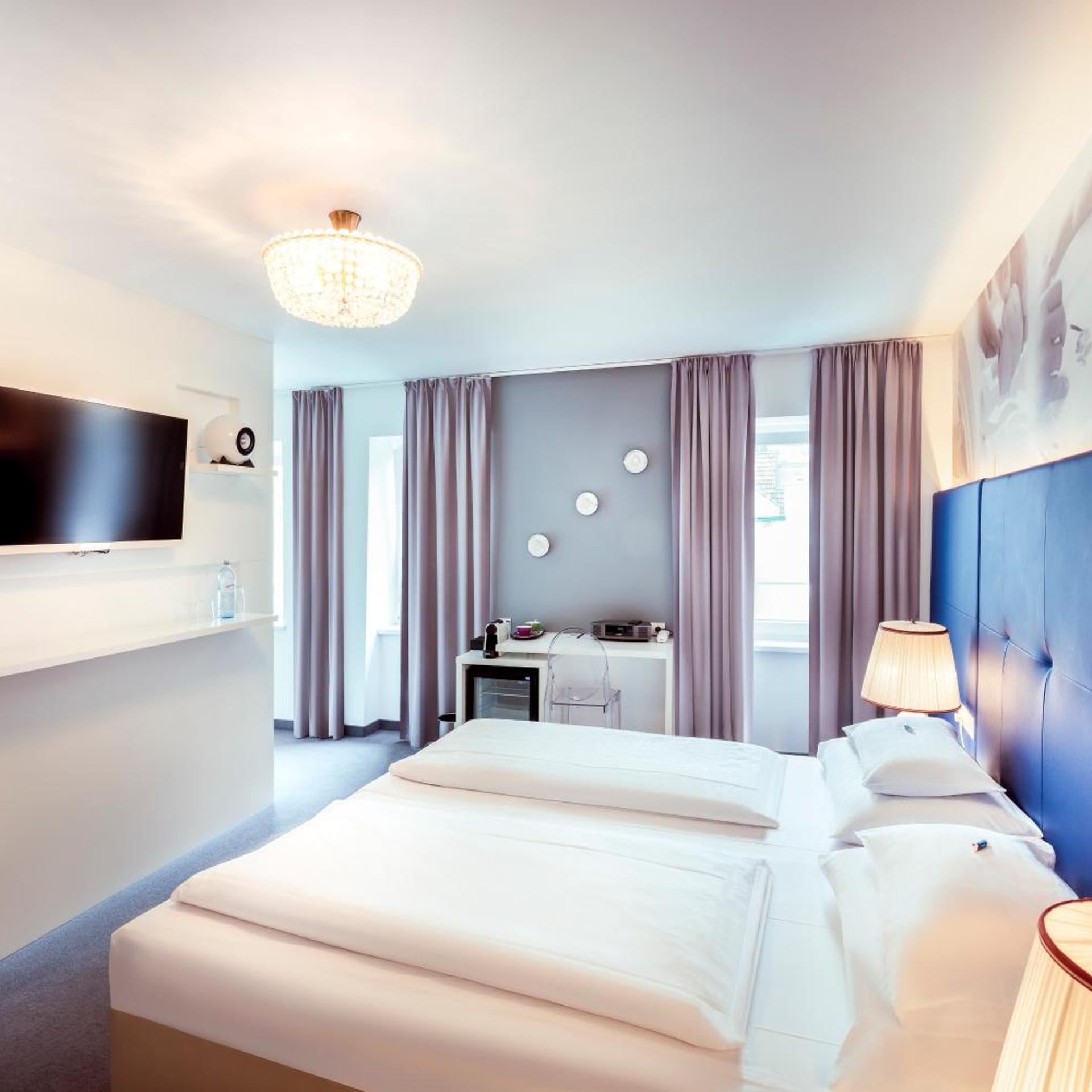 Room, King Bed, Park View