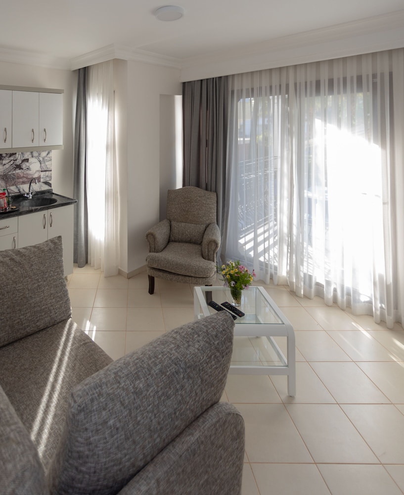 Mitos Apartments 19/50