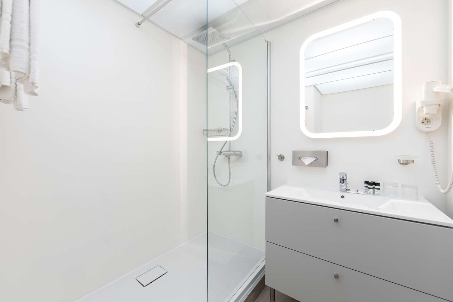 Smart Hotel Voesendorf 5/66