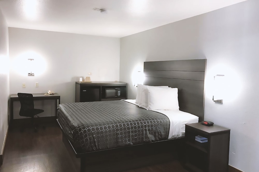Americas Best Value Inn & Suites San Antonio Arena District 7/21