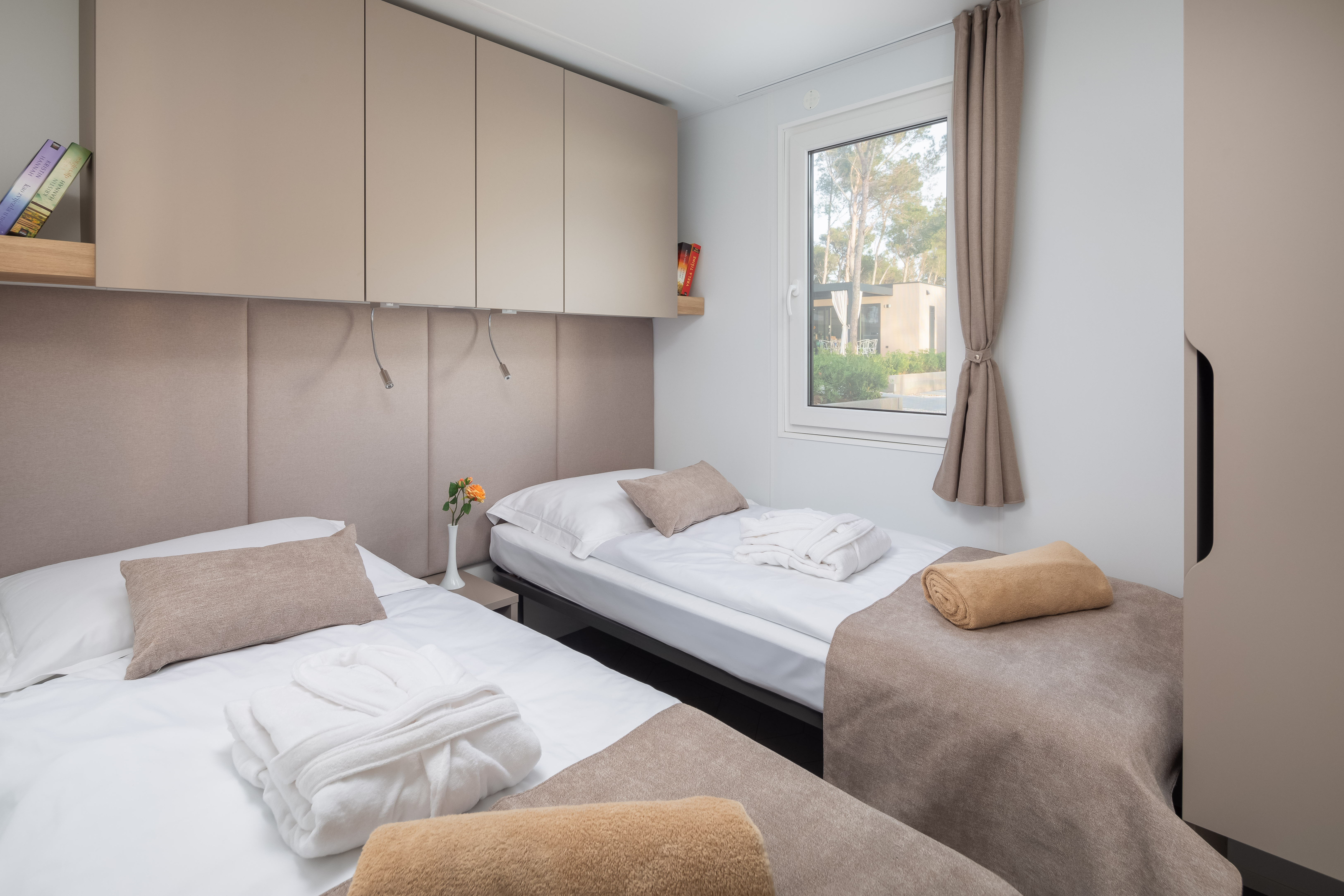 Holiday Home, Amber Sea, Luxury, with Pool