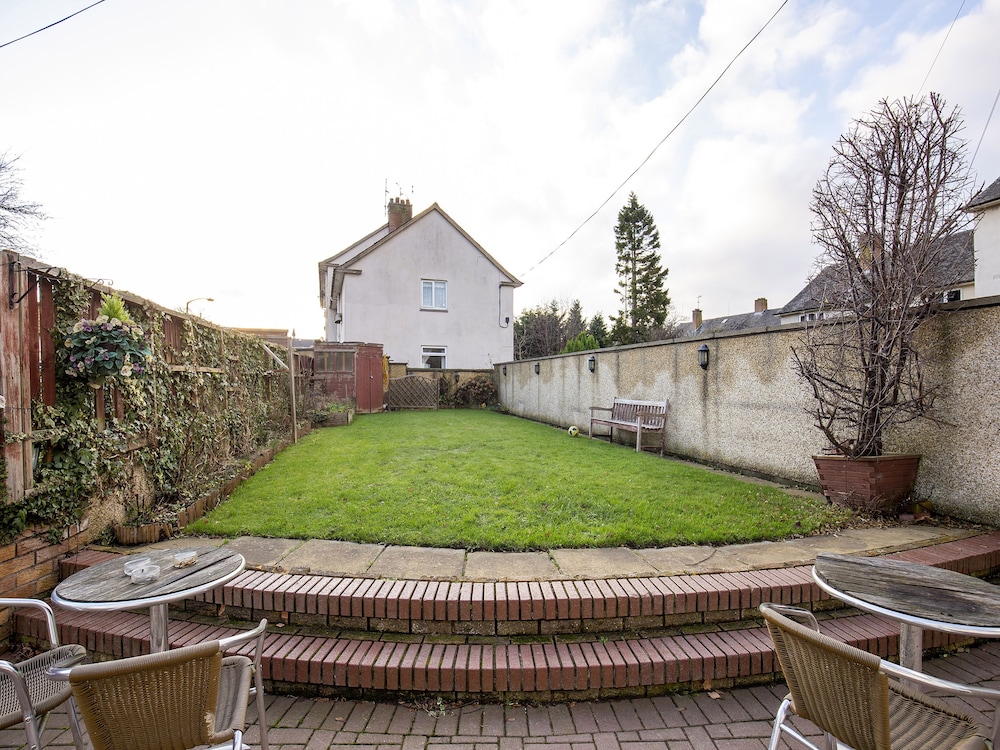 OYO Arden Guest House, Craigmillar Castle Edinburgh 35/43