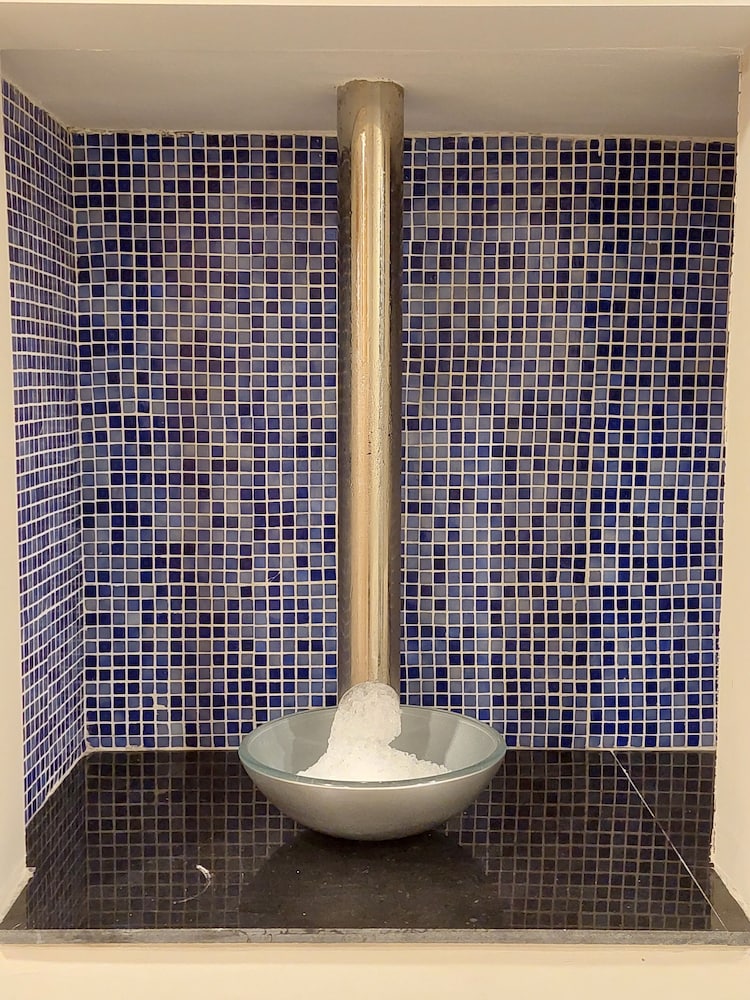 Signature Blue Resort 48/50