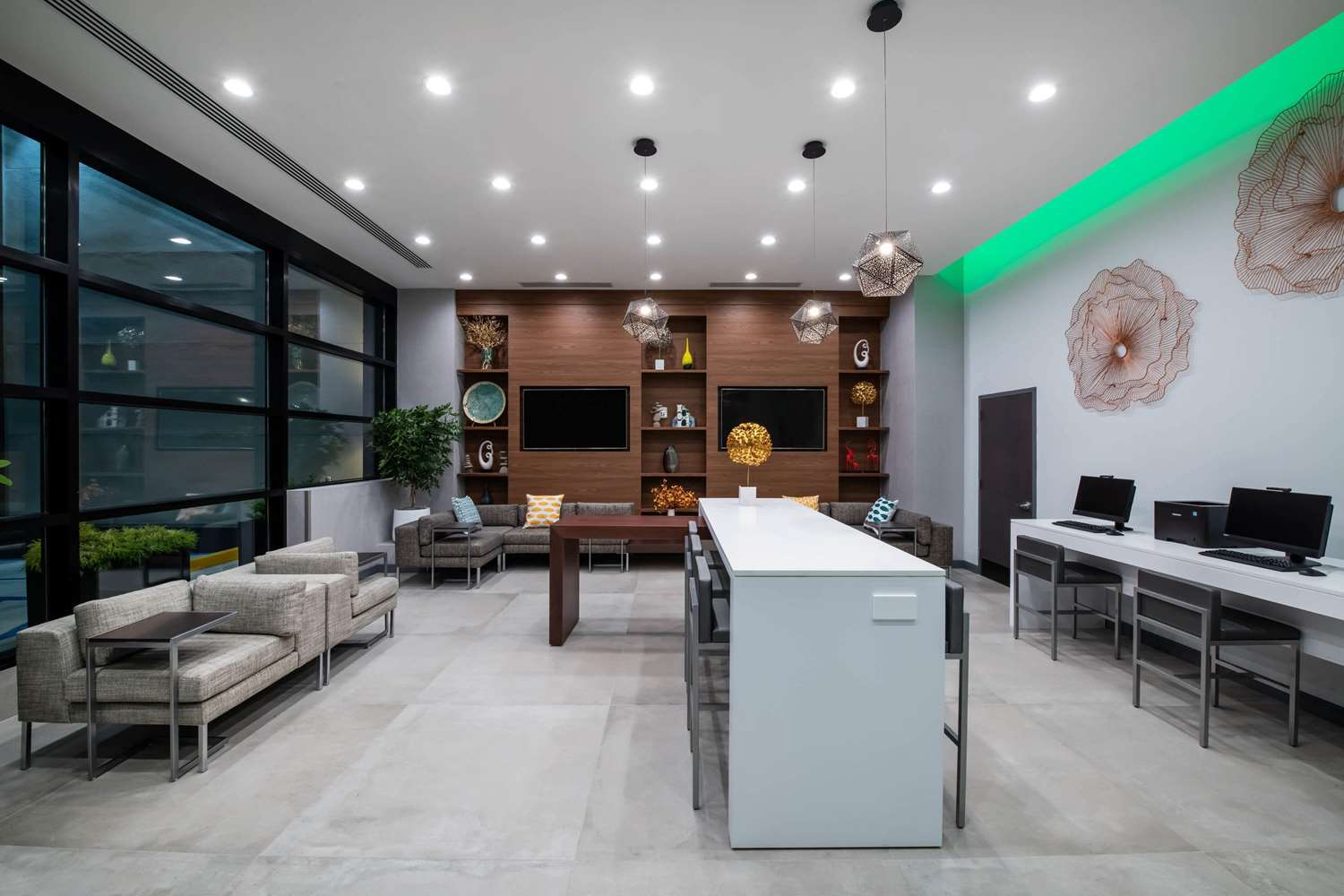 Wingate By Wyndham Long Island City 6/45