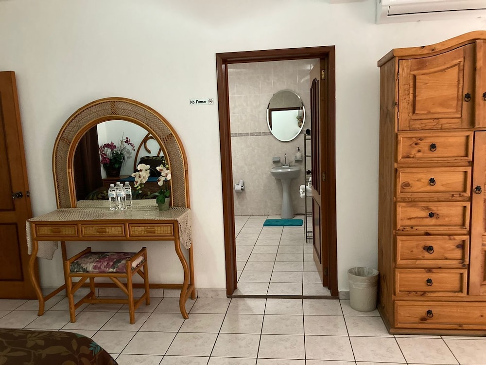 Hostal Casa Blanca 5/50