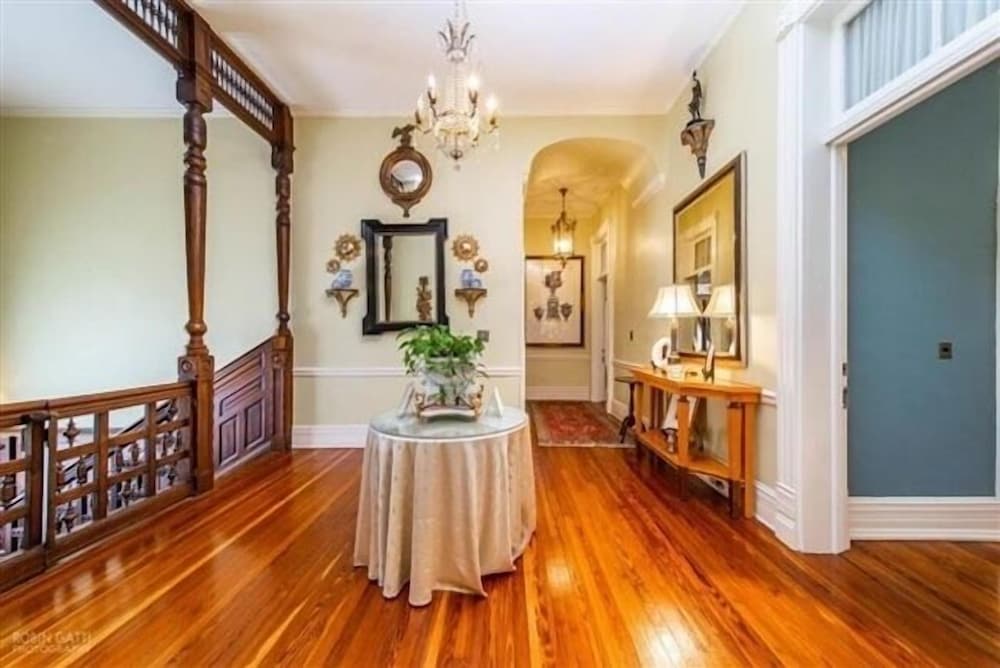 Burke Mansion 32/43