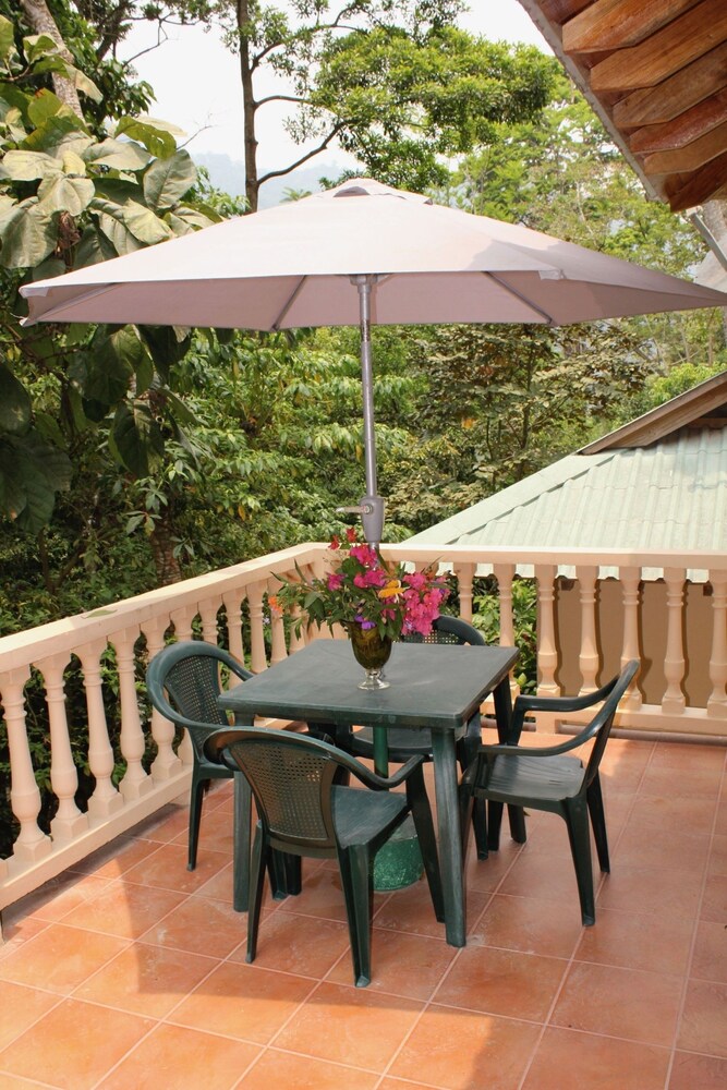 Villas Pico Bonito 42/66