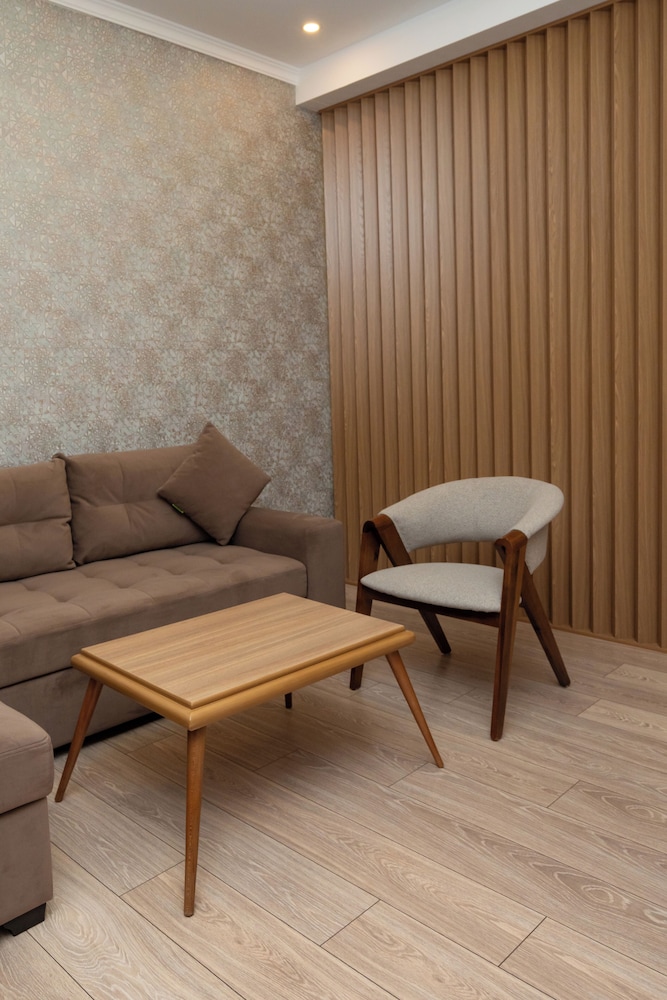 Al Anvar Hotel 41/48