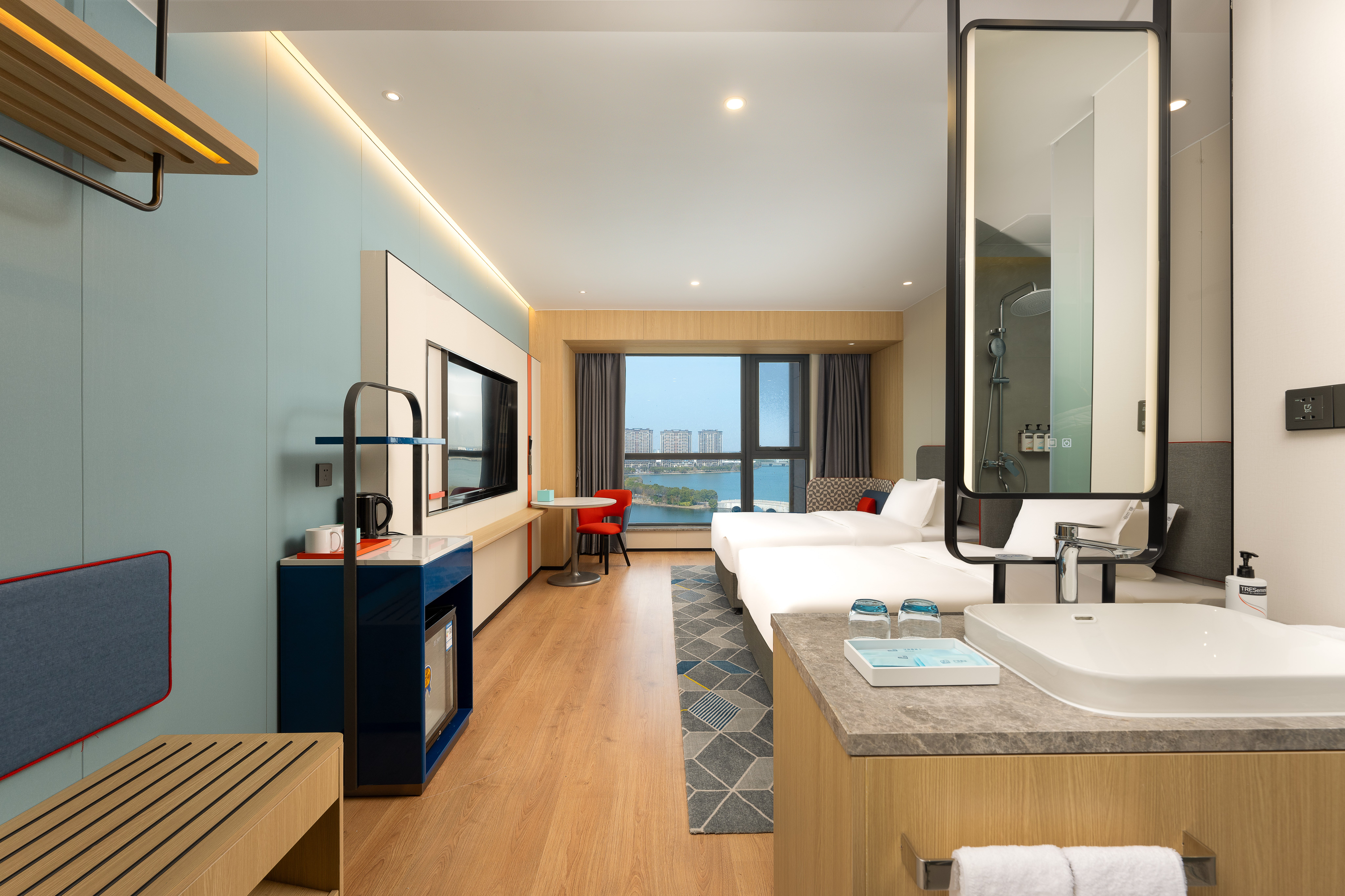 Smart, Standard, Twin Beds, Lake View