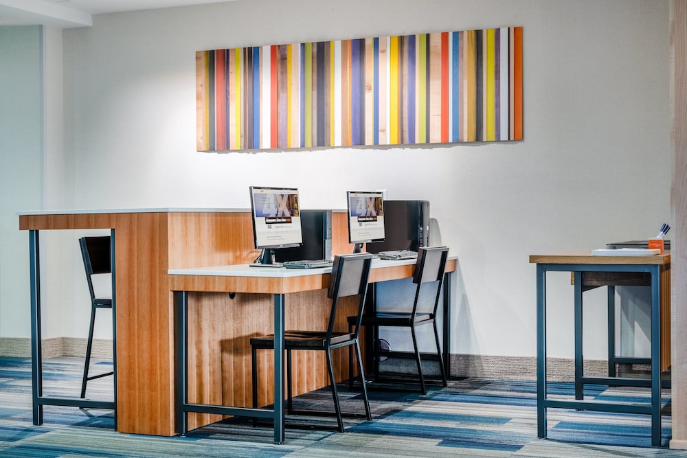 Holiday Inn Express Hotel & Suites Tappahannock 33/44