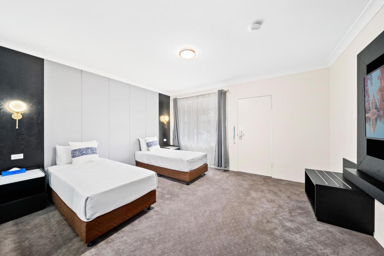 Standard, Twin Beds, WM Hotel Bankstown 2/2