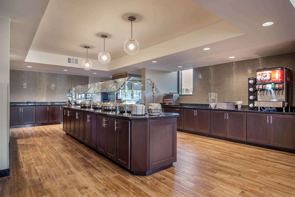 Drury Inn And Suites Atlanta Airport 7/50