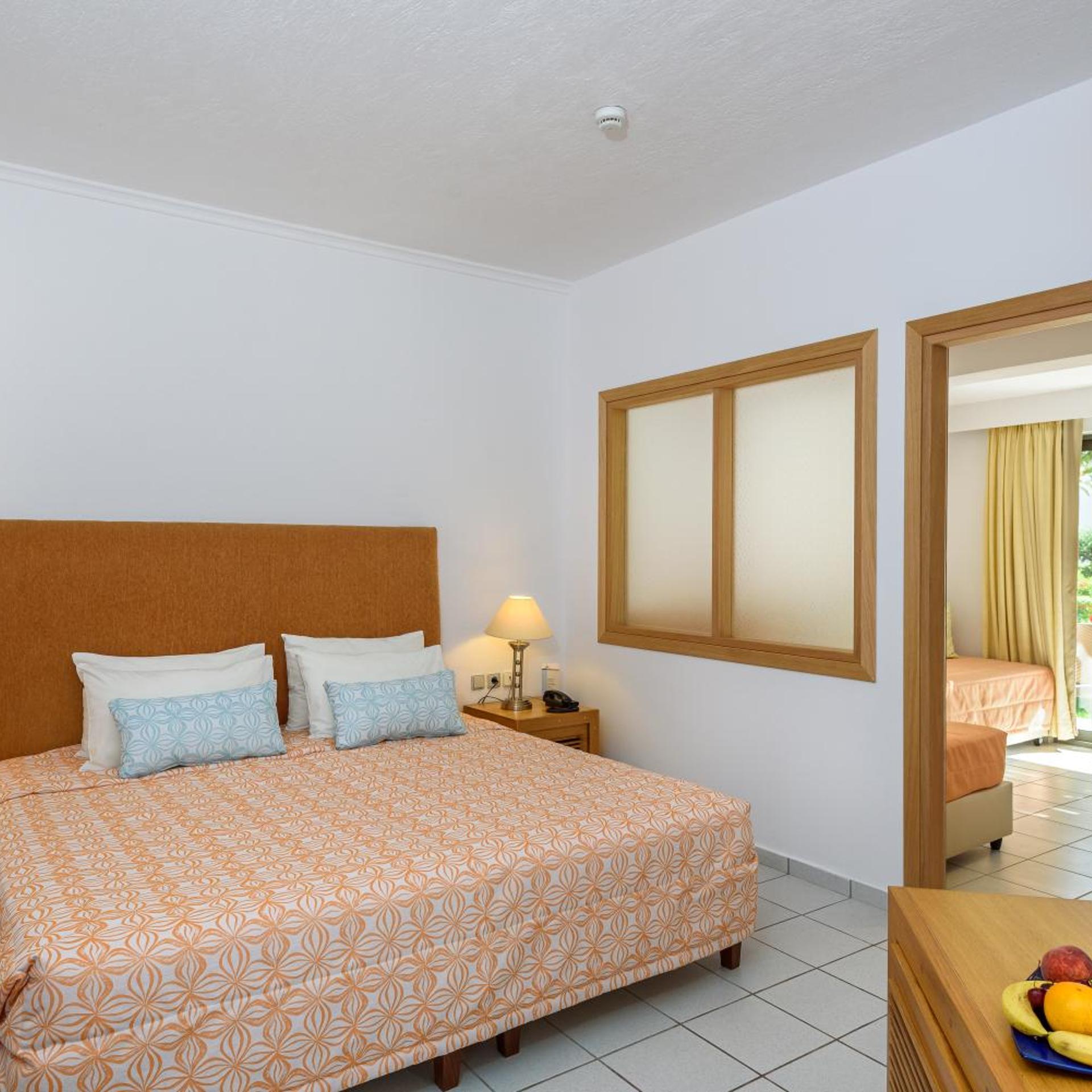 JUNIOR SUITE