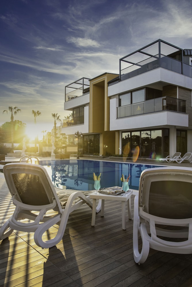 Elysium Green Suites 30/60