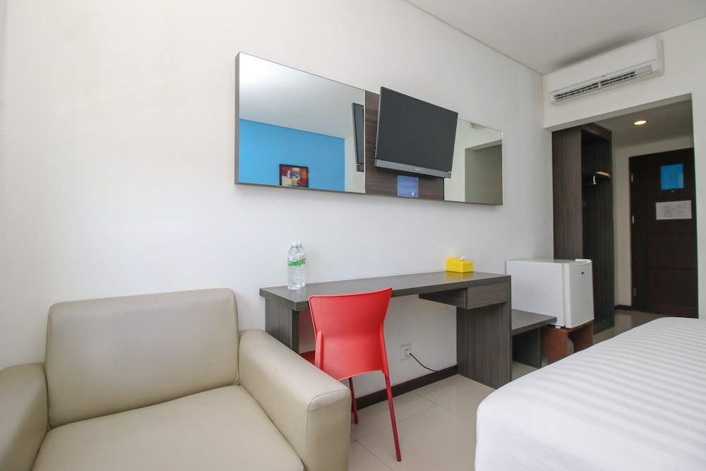 PRATAMA HOTEL AND CONVENTION 12/26