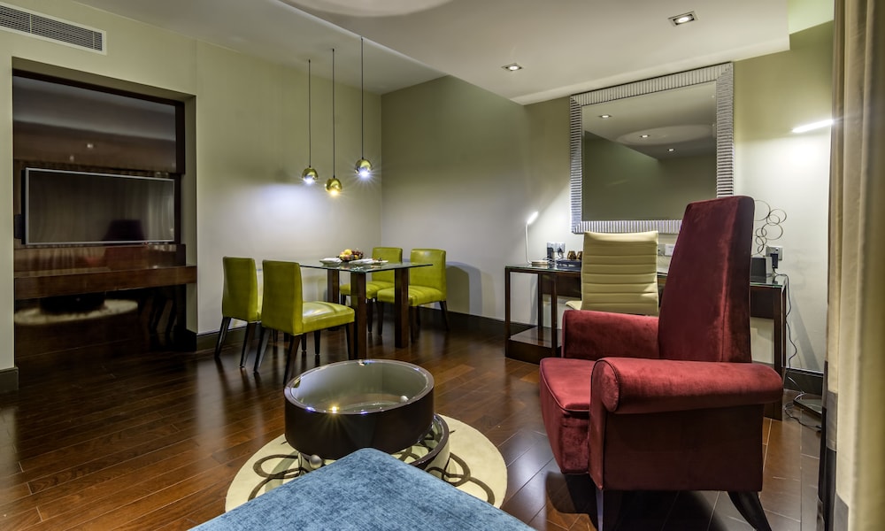 THE RAINTREE DHAKA 23/29