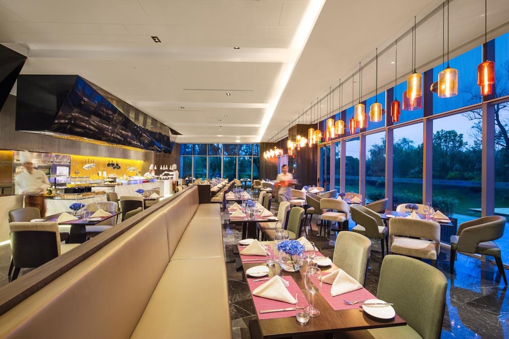 Radisson Blu Shanghai Pudong Jinqiao 48/67