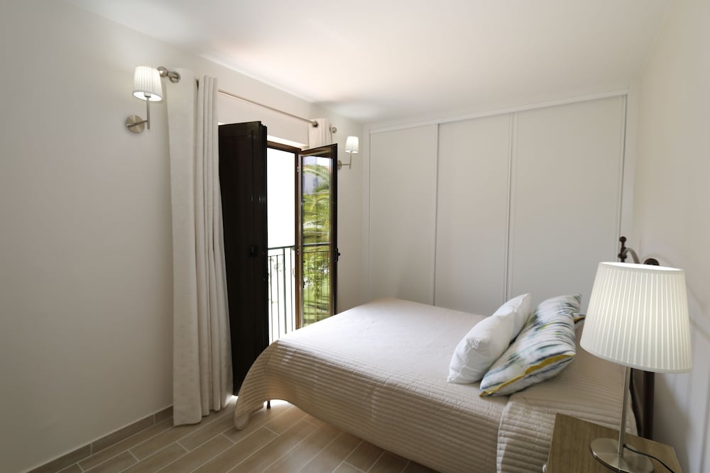 APARTAMENTOS THE OLD VILLAGE BY VILLAGE 4U 21/75