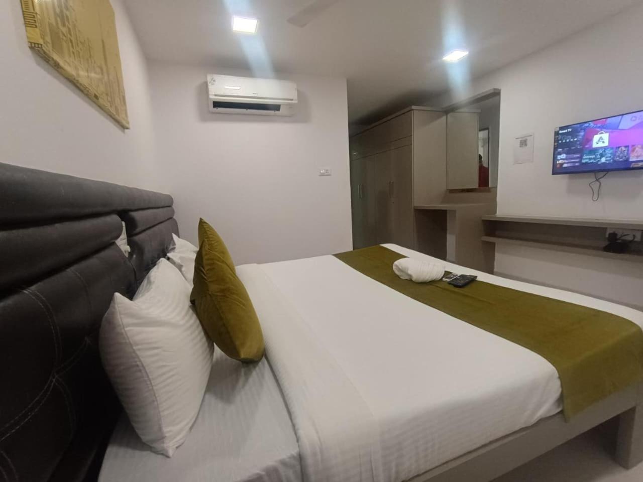 غرفة اقتصادية، Falcons Nest La Riviera 2/10