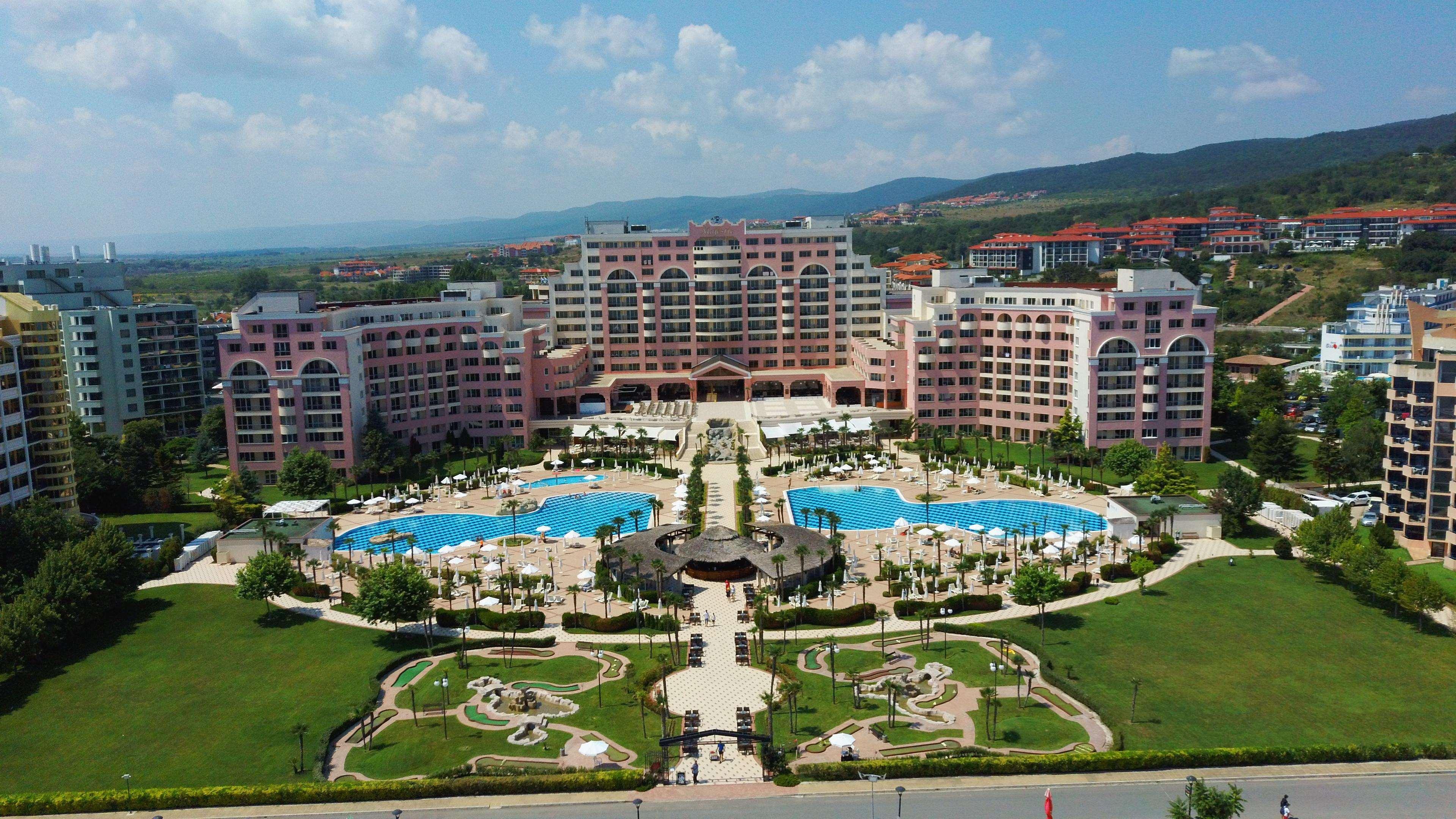 DIT Majestic Beach Resort 79/84